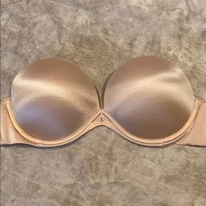 32 DD Victoria’s Secret Very Sexy strapless bra